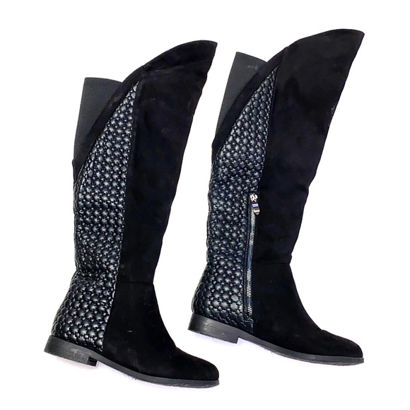 Black Boots - Picture 1 of 5
